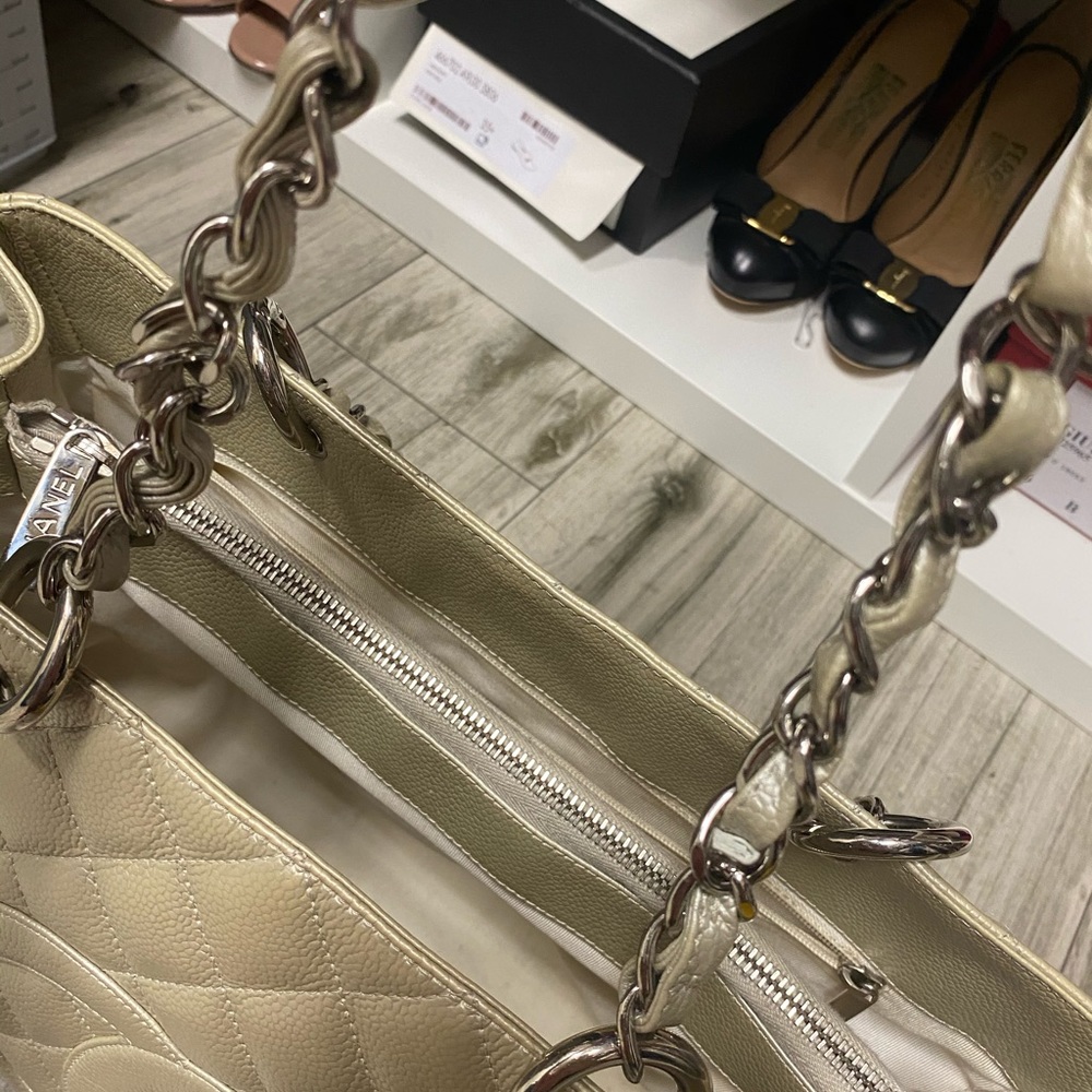 Authentic Chanel Handbag - Picture 2 of 7